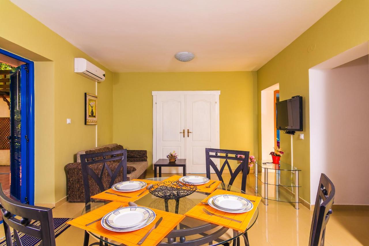 Villa Sea-N-Sun, 7 Bedrooms & Pool, Nearby Portonovi Marina. Thenovici Luaran gambar